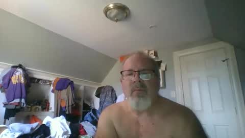 Snapshot of 2003dynawideglide chatting on November 29, 3:48 pm 2003dynawideglide online show from November 29, 3:48 pm