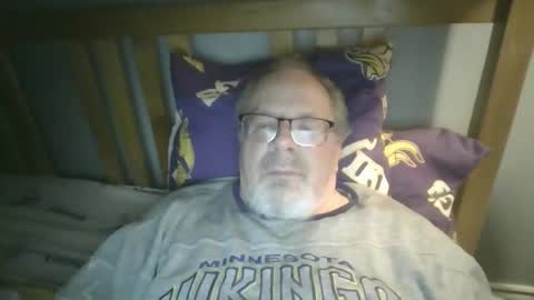 Snapshot of 2003dynawideglide chatting on December 18, 3:23 am 2003dynawideglide online show from December 18, 3:23 am