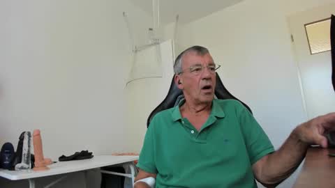 Snapshot of 200gentleman chatting on September 24, 1:47 pm Henk online show from September 24, 1:47 pm