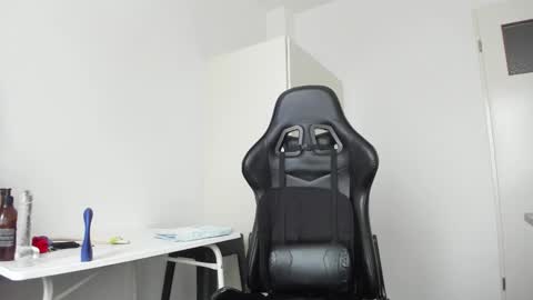 Snapshot of 200gentleman chatting on November 23, 2:39 pm Henk online show from November 23, 2:39 pm