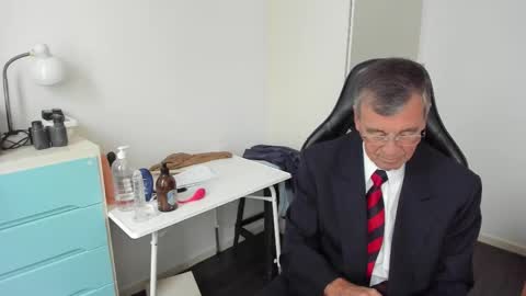 Snapshot of 200gentleman chatting on November 28, 12:08 pm Henk online show from November 28, 12:08 pm