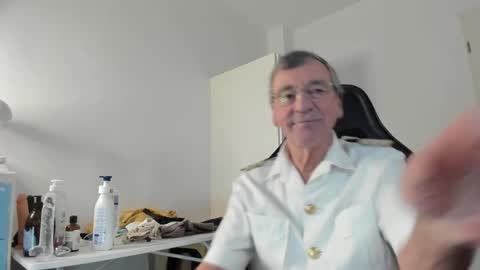 Snapshot of 200gentleman chatting on January 18, 3:38 pm Henk online show from January 18, 3:38 pm