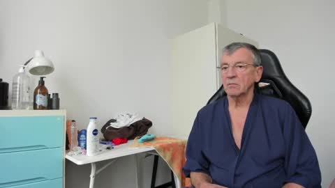 Snapshot of 200gentleman chatting on February 1, 12:37 pm Henk online show from February 1, 12:37 pm