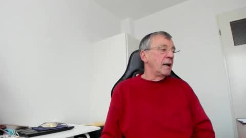 Snapshot of 200gentleman chatting on February 11, 2:00 pm Henk online show from February 11, 2:00 pm