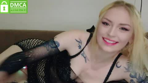 20punkslut online show from June 5, 9:42 pm