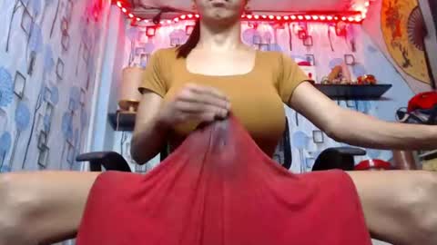 Snapshot of 21cmmusclecockts chatting on July 1, 5:34 pm mharjorie online show from July 1, 5:34 pm