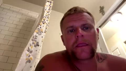 Snapshot of 22bigelo2316 chatting on October 16, 1:28 am 22bigelo2316 online show from October 16, 1:28 am