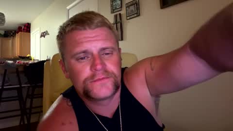 Snapshot of 22bigelo2316 chatting on October 25, 2:52 am 22bigelo2316 online show from October 25, 2:52 am