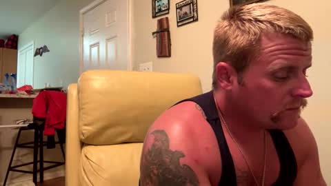 Snapshot of 22bigelo2316 chatting on November 5, 8:58 am 22bigelo2316 online show from November 5, 8:58 am