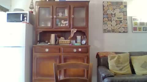 22esserre online show from November 6, 12:06 pm