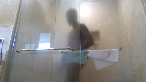 Snapshot of 242doggy242 chatting on November 5, 6:30 pm 420 Bbc online show from November 5, 6:30 pm