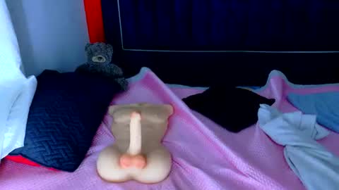 Snapshot of 24isabella chatting on April 1, 1:41 pm Isabella online show from April 1, 1:41 pm