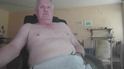 Snapshot of 29famila chatting on September 20, 4:08 pm 29famila online show from September 20, 4:08 pm