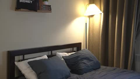 Elley  online show from March 23, 2:21 pm