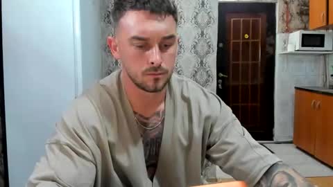 2sexymuscles online show from June 7, 8:12 pm