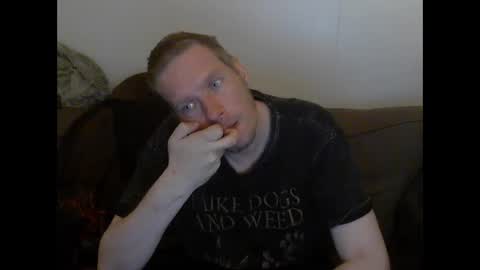 2small4you83 online show from June 10, 7:13 pm