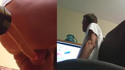 Snapshot of 2tiredoftoys chatting on June 27, 2:27 am 2tiredoftoys online show from June 27, 2:27 am