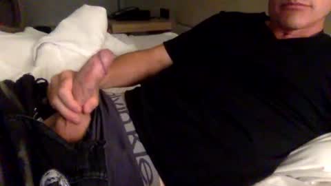 33upandabout33 online show from January 16, 6:14 am