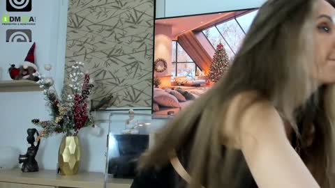 Snapshot of 3lla_rose chatting on January 24, 8:00 pm Ella online show from January 24, 8:00 pm