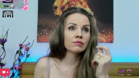 Snapshot of 3lla_rose chatting on February 8, 7:59 pm Ella online show from February 8, 7:59 pm