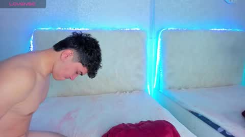 3loverlive online show from February 20, 1:44 pm