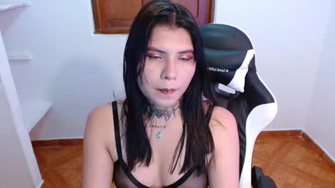 Snapshot of 3rika_gomez chatting on February 13, 2:23 am erika online show from February 13, 2:23 am