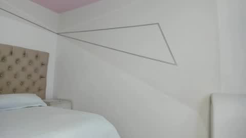 Snapshot of 3x_naxa chatting on October 4, 1:42 pm 3X NAXAA online show from October 4, 1:42 pm