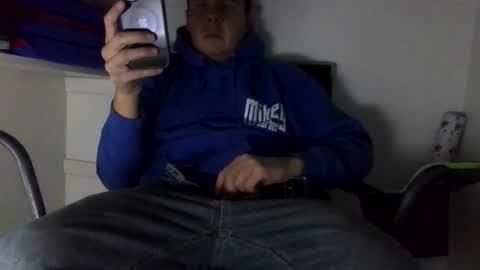 Snapshot of 4doors4morehores chatting on January 13, 7:13 am 4doors4morehores online show from January 13, 7:13 am