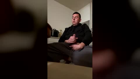 Snapshot of 4doors4morehores chatting on February 13, 8:21 am 4doors4morehores online show from February 13, 8:21 am