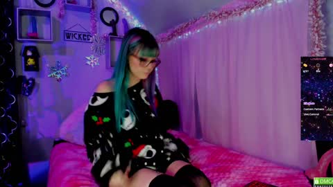 Snapshot of 4kfucktoy chatting on December 20, 5:57 am Mo online show from December 20, 5:57 am