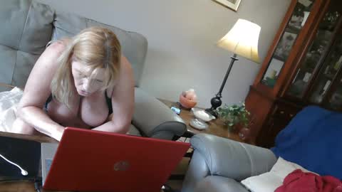 Jane online show from December 6, 5:11 pm