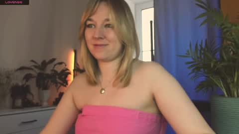 Snapshot of 5_in_one chatting on April 14, 3:45 am Sunshine online show from April 14, 3:45 am