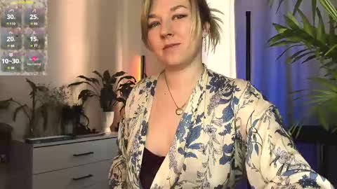 Snapshot of 5_in_one chatting on April 19, 4:23 am Sunshine online show from April 19, 4:23 am
