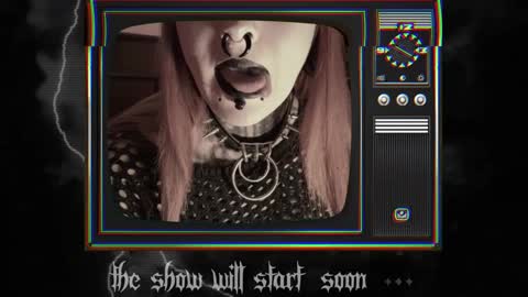 Juune online show from January 18, 7:04 pm