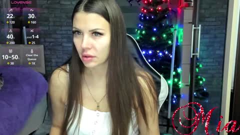 Snapshot of 666mia666 chatting on December 12, 4:37 am Mia my pvt is open and lovense is active online show from December 12, 4:37 am