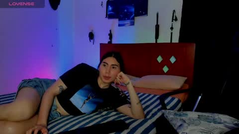 69blackwhite online show from May 8, 7:41 pm