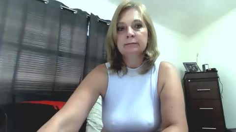 Snapshot of 69naughtyempress69 chatting on March 26, 7:47 am 69naughtyempress69 online show from March 26, 7:47 am