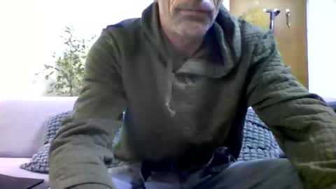 Num online show from January 11, 10:42 am