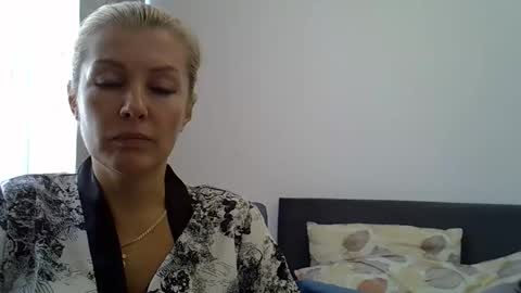 Snapshot of 6siren chatting on October 8, 8:34 am 6siren online show from October 8, 8:34 am