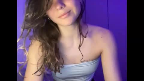 Snapshot of 75sowet018 chatting on February 18, 9:38 am 75sowet018 online show from February 18, 9:38 am