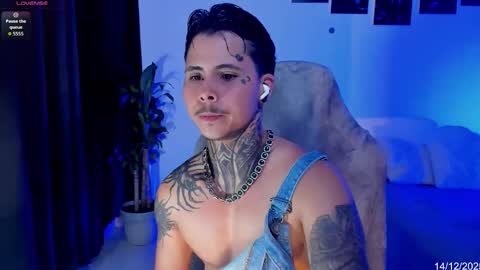 Stefan online show from December 15, 2:38 am