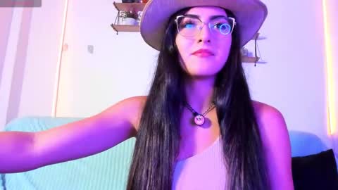 Snapshot of 77neferkitty77 chatting on October 9, 12:30 am online show from October 9, 12:30 am