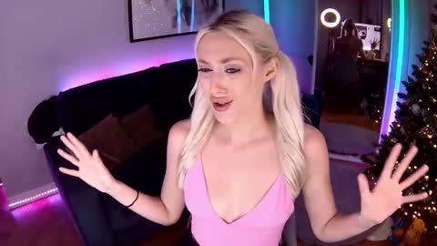 Snapshot of 7loren_wood7 chatting on January 19, 7:15 pm Loren Wood online show from January 19, 7:15 pm