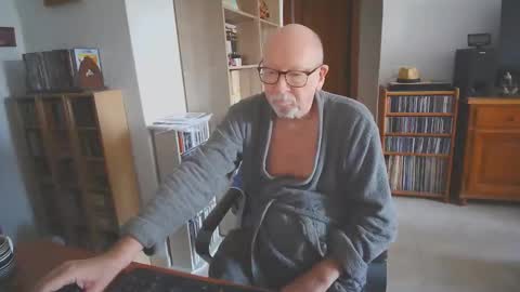  Papi  online show from October 18, 8:26 am