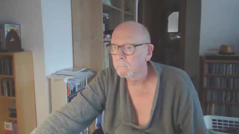  Papi  online show from October 31, 4:41 pm