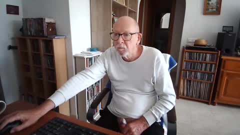  Papi  online show from May 1, 8:41 am