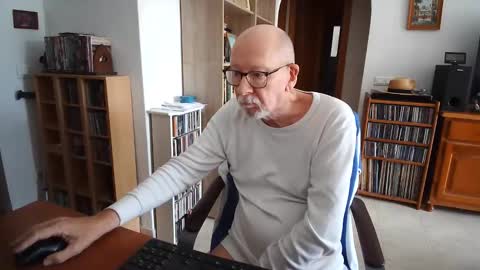  Papi  online show from May 4, 9:49 am