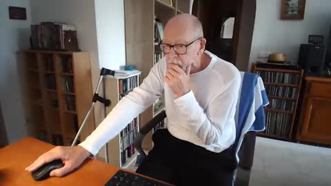  Papi  online show from May 9, 9:03 am