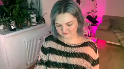 Snapshot of 80s_brat chatting on January 26, 5:13 am Ivy online show from January 26, 5:13 am