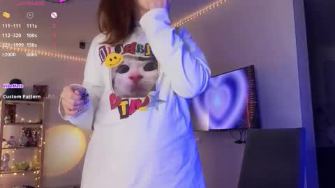 Snapshot of 819sunflowerinahat2016 chatting on February 19, 2:57 pm Cornelia and Dante online show from February 19, 2:57 pm